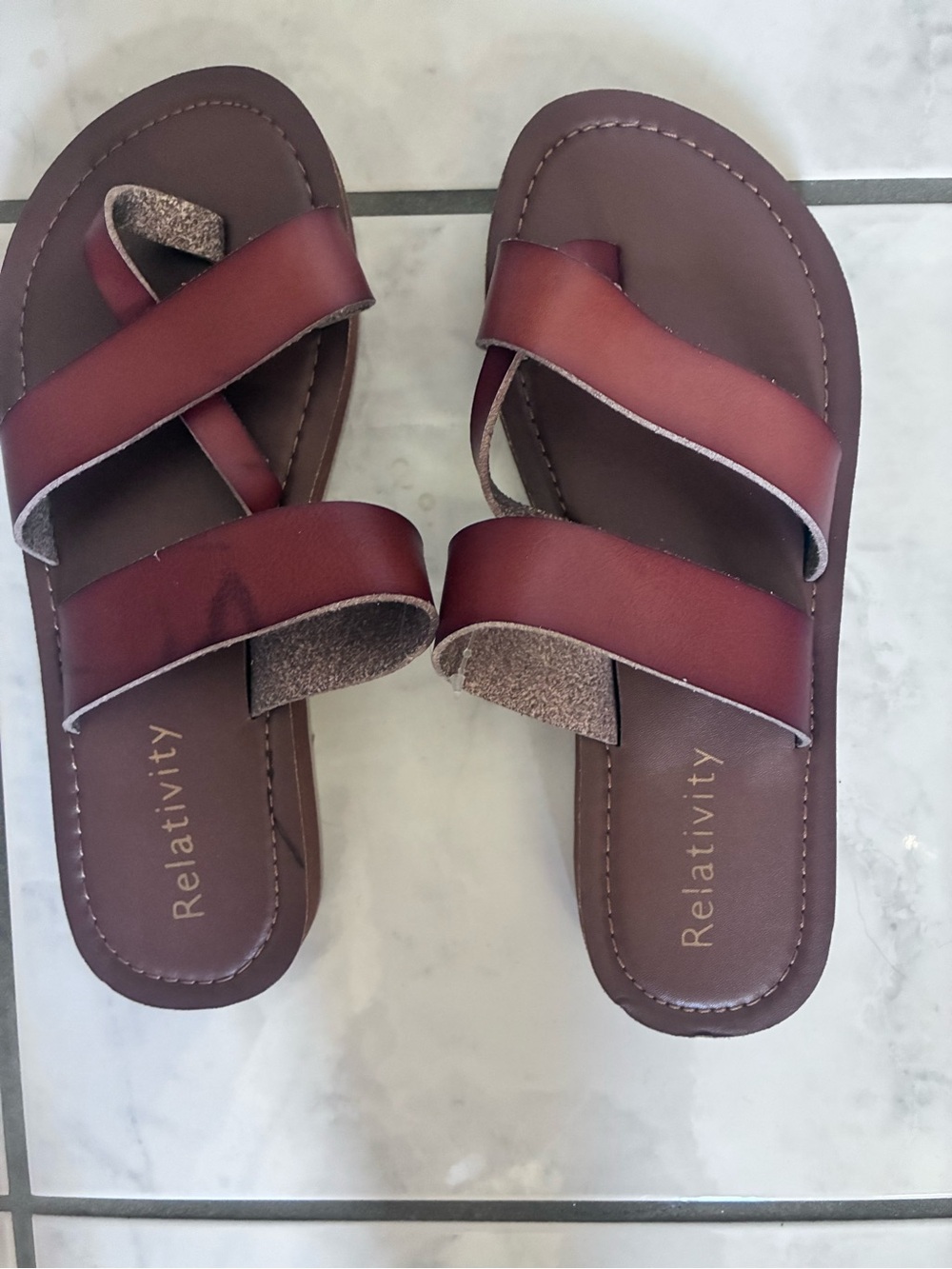 Relativity Women's Brown leather Cross-Strap Slide Sandals. New Never worn 8
